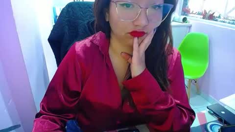 Eirene online show from January 2025 08:01:01 PM