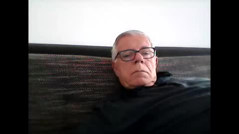 eisbaer1957 online show from December 2025 12:10:02 PM