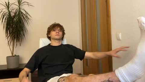 Eitan online show from December 2024 05:12:01 PM