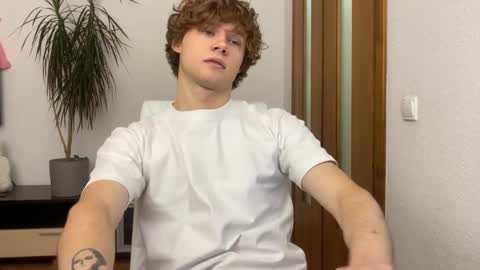 Eitan online show from December 2024 01:40:01 PM