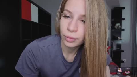 Snapshot of el1s_evans chatting on June 2026 08:05:02 AM please read my bio there is information about private shows and about my personality online show from June 2026 08:05:02 AM