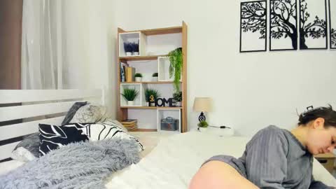 Elis 3 online show from November 2025 09:58:02 PM