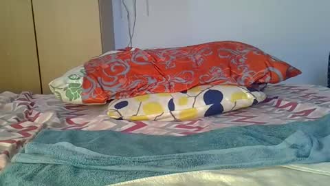 Snapshot of el_petite chatting on December 2024 04:23:01 AM petite online show from December 2024 04:23:01 AM