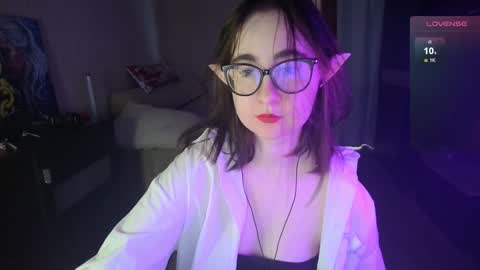 If you like it when I meow give me a thumbs up online show from December 2024 09:23:01 AM