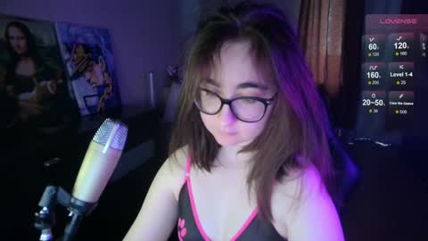 If you like it when I meow give me a thumbs up online show from January 2025 10:11:02 AM