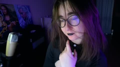 If you like it when I meow give me a thumbs up online show from January 2025 10:08:01 AM