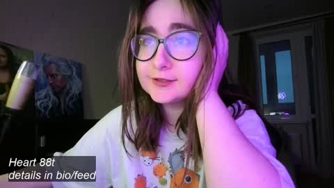 If you like it when I meow give me a thumbs up online show from February 2025 03:53:02 PM