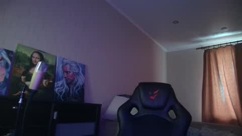 If you like it when I meow give me a thumbs up online show from February 2025 10:18:02 AM