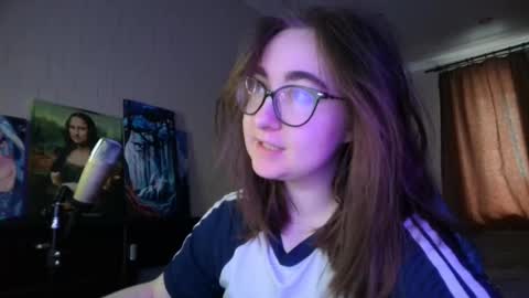 If you like it when I meow give me a thumbs up online show from February 2025 09:15:02 AM