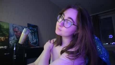 If you like it when I meow give me a thumbs up online show from February 2025 07:14:01 PM