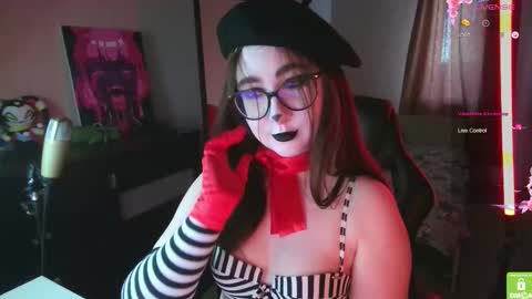 If you like it when I meow give me a thumbs up online show from October 2025 08:15:02 AM