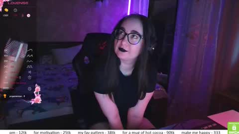 If you like it when I meow give me a thumbs up online show from November 2025 01:11:02 PM