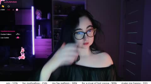 Snapshot of el_sweety chatting on March 2026 10:32:02 AM If you like it when I meow give me a thumbs up online show from March 2026 10:32:02 AM
