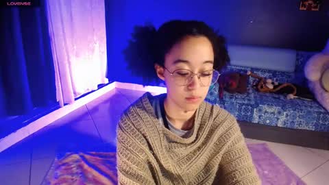 Ela  Help me reach 100 thumbs up online show from March 2025 01:15:01 AM