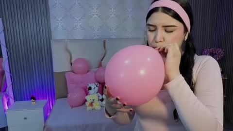 Snapshot of ela_tay1 chatting on April 2026 07:07:02 PM ela_tay1 online show from April 2026 07:07:02 PM
