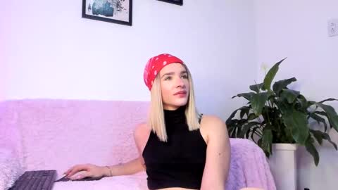 Elaia franco online show from March 2026 12:49:02 AM