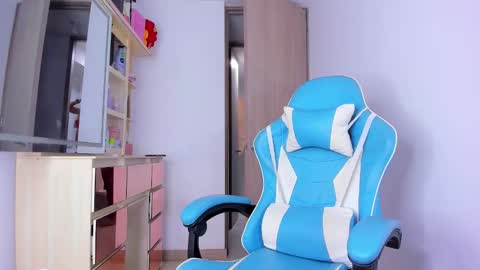 elalux777 online show from October 2025 12:50:02 AM