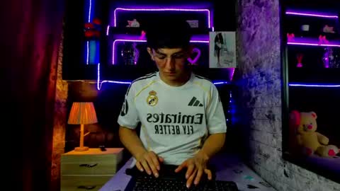 Snapshot of elangiraldo chatting on August 2026 07:05:02 PM Elan Giralon online show from August 2026 07:05:02 PM