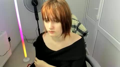 Snapshot of elara_muse chatting on May 2026 07:27:01 AM Evie online show from May 2026 07:27:01 AM