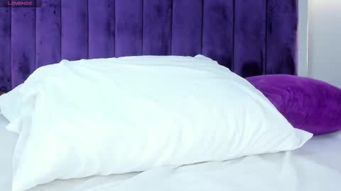 Ela online show from October 2025 05:37:02 AM