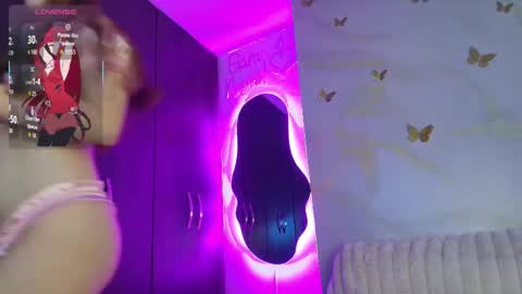 Elara Nayah online show from January 2026 09:18:02 PM