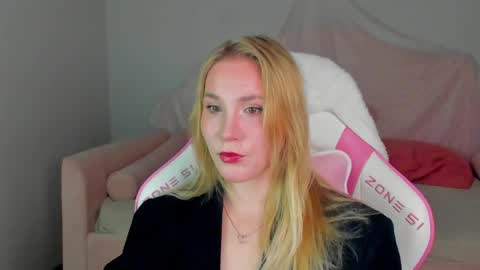 Snapshot of elaravoltage chatting on May 2026 05:14:02 AM elaravoltage online show from May 2026 05:14:02 AM
