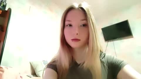 Snapshot of elaynecinco chatting on March 2026 08:09:02 AM MIa online show from March 2026 08:09:02 AM