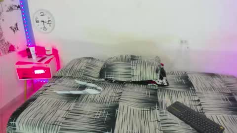 Stefy  Bryan online show from November 2025 10:48:01 PM