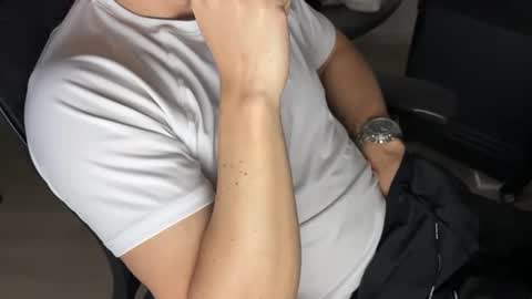 Snapshot of elc_2 chatting on January 2025 12:07:02 PM elc_2 online show from January 2025 12:07:02 PM