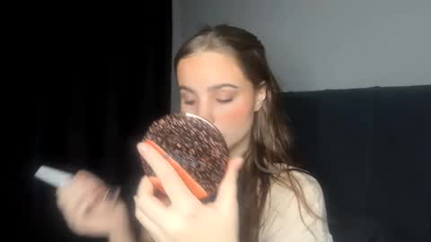 Kelly online show from February 2026 03:33:01 PM