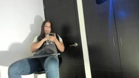 Snapshot of electra_hunt chatting on December 2024 12:41:02 AM Electra- Please help me reach 100 likes online show from December 2024 12:41:02 AM