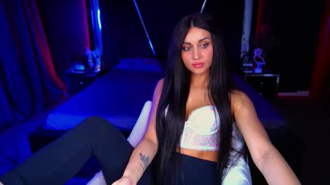 elegant_mysterious online show from September 2025 02:44:02 AM