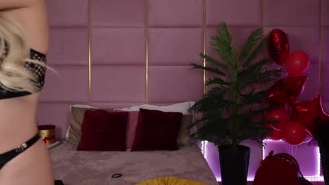 Eleine online show from February 2025 09:54:01 PM