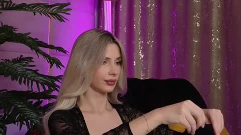 Eleine online show from October 2025 10:21:01 PM