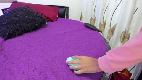 Elena  Derek online show from December 2024 02:10:02 PM