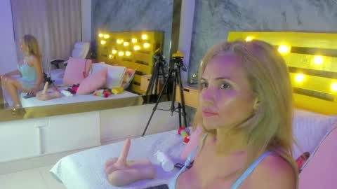 Elena online show from February 2025 01:38:01 AM