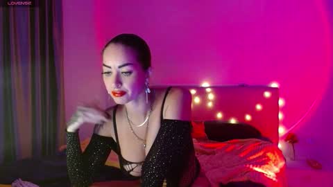 Elena online show from November 2025 03:45:02 PM