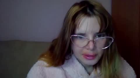 Elena online show from November 2025 04:07:01 PM