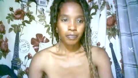 elenah013 online show from December 2024 01:00:01 PM