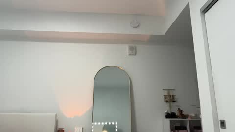 Elena online show from April 2026 07:17:02 PM