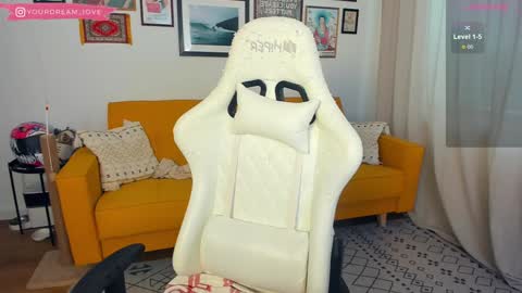 Snapshot of elenalooove chatting on December 2024 06:14:01 AM Elena insta yourdream 1ove online show from December 2024 06:14:01 AM