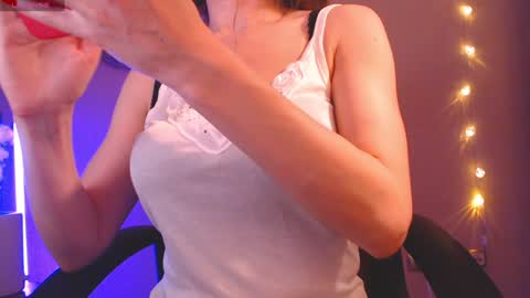 Snapshot of elenamiya chatting on December 2024 05:26:01 PM Heleonora online show from December 2024 05:26:01 PM