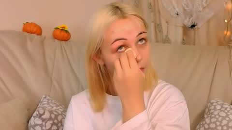 elenamonroee online show from October 2025 05:19:02 AM