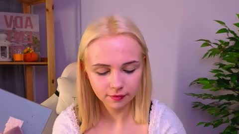 elenamonroee online show from November 2025 02:22:02 AM