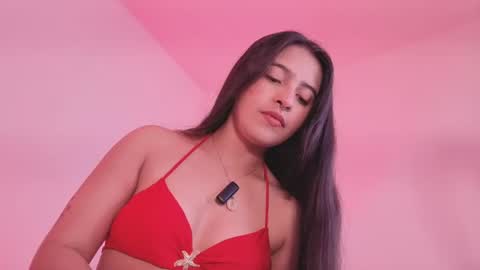Snapshot of elenna_salvatoree chatting on July 2026 01:25:02 PM Elena online show from July 2026 01:25:02 PM