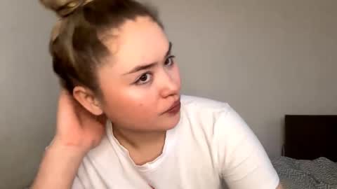 Agata online show from November 2025 05:28:02 AM