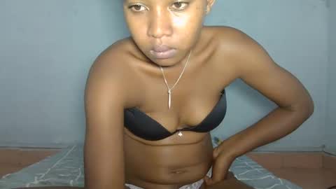 Snapshot of elia011 chatting on January 2025 10:02:01 PM elia011 online show from January 2025 10:02:01 PM