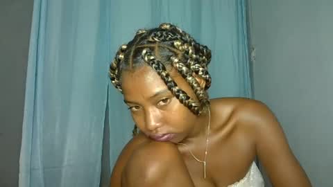 Snapshot of elia011 chatting on January 2025 01:10:02 AM elia011 online show from January 2025 01:10:02 AM