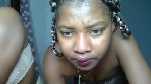 Snapshot of elia011 chatting on January 2025 07:26:01 PM elia011 online show from January 2025 07:26:01 PM