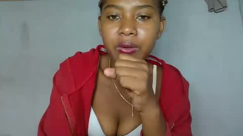 Snapshot of elia011 chatting on January 2025 12:10:01 PM elia011 online show from January 2025 12:10:01 PM